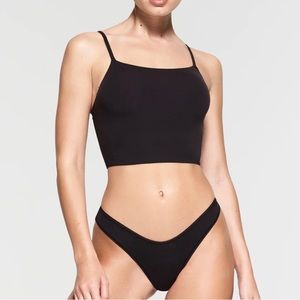 Skims fits everybody strappy back cami in black size M